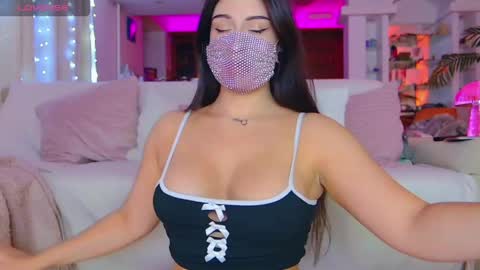 Snapshot of the__sabenna chatting on 05/17/26, 02:35 Madina online show from 05/17/26, 02:35