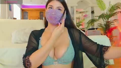Snapshot of the__sabenna chatting on 06/30/26, 11:00 Madina online show from 06/30/26, 11:00