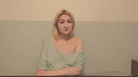 Snapshot of the_basic_instinctt chatting on 02/18/26, 03:52 Eva online show from 02/18/26, 03:52