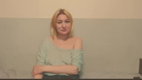Snapshot of the_basic_instinctt chatting on 05/27/26, 01:57 Eva online show from 05/27/26, 01:57