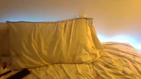 the crazy travellers online show from 12/19/25, 04:25