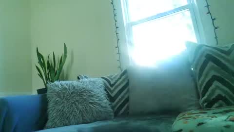 Snapshot of the_cream_team_va chatting on 10/20/25, 08:42 The Cream Team VA online show from 10/20/25, 08:42