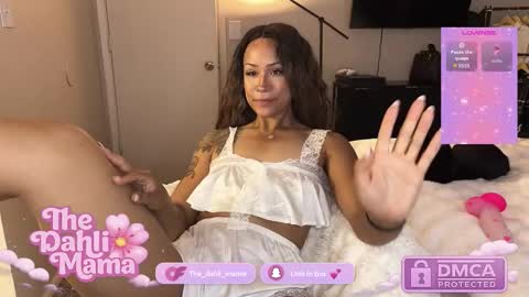 Snapshot of the_dahli_mama chatting on 03/02/26, 12:23 the_dahli_mama online show from 03/02/26, 12:23