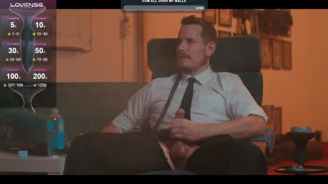 Snapshot of the_dilf chatting on 12/19/24, 06:34 The DILF - online show from 12/19/24, 06:34