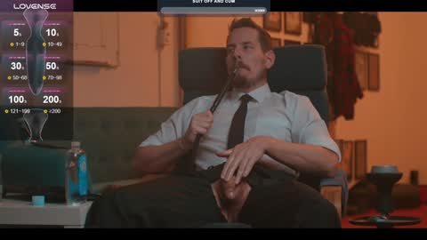 Snapshot of the_dilf chatting on 12/26/24, 10:16 The DILF - online show from 12/26/24, 10:16