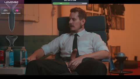 Snapshot of the_dilf chatting on 12/30/24, 05:13 The DILF - online show from 12/30/24, 05:13