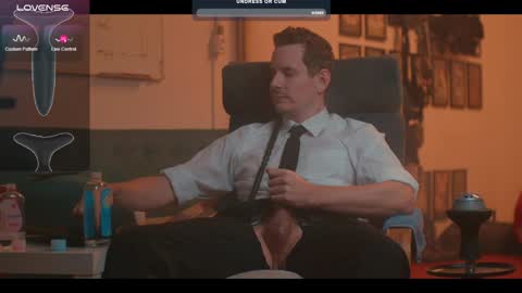 Snapshot of the_dilf chatting on 01/12/25, 07:10 The DILF - online show from 01/12/25, 07:10