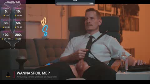 Snapshot of the_dilf chatting on 01/27/25, 10:27 The DILF - online show from 01/27/25, 10:27