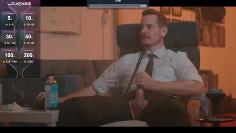 Snapshot of the_dilf chatting on 02/10/25, 03:53 The DILF - online show from 02/10/25, 03:53