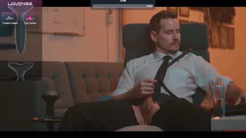 Snapshot of the_dilf chatting on 02/11/25, 04:13 The DILF - online show from 02/11/25, 04:13