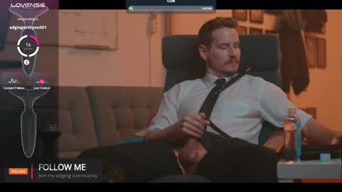 Snapshot of the_dilf chatting on 02/15/25, 04:01 The DILF - online show from 02/15/25, 04:01