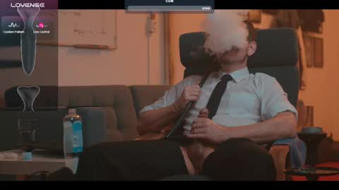 Snapshot of the_dilf chatting on 02/16/25, 12:32 The DILF - online show from 02/16/25, 12:32