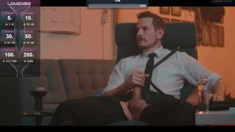 Snapshot of the_dilf chatting on 02/21/25, 06:26 The DILF - online show from 02/21/25, 06:26