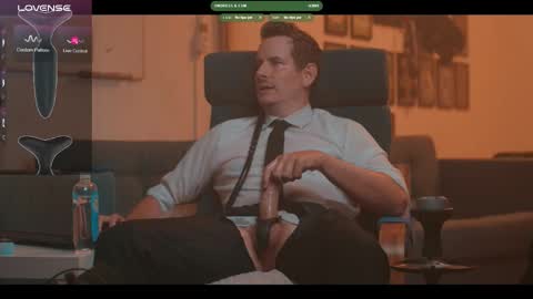 Snapshot of the_dilf chatting on 09/14/25, 10:03 The DILF - online show from 09/14/25, 10:03