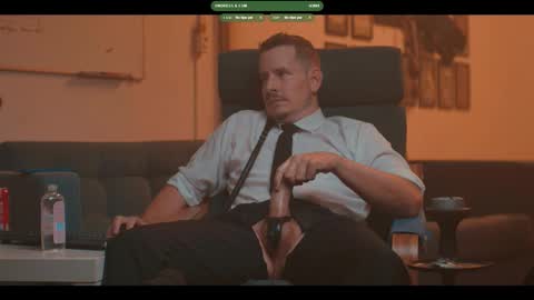 Snapshot of the_dilf chatting on 09/24/25, 04:21 The DILF - online show from 09/24/25, 04:21