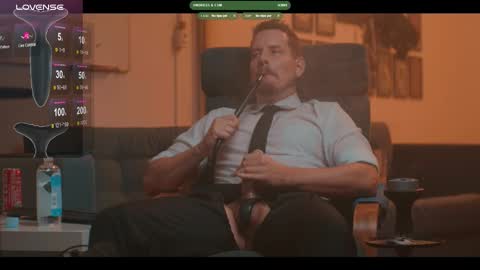 Snapshot of the_dilf chatting on 10/11/25, 02:59 The DILF - online show from 10/11/25, 02:59