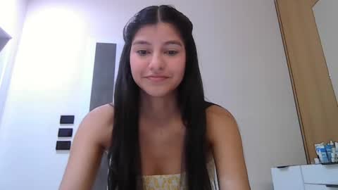 Snapshot of the_emely chatting on 05/05/26, 12:57 IM EMELY online show from 05/05/26, 12:57