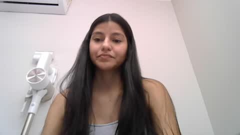 Snapshot of the_emely chatting on 05/13/26, 03:15 IM EMELY online show from 05/13/26, 03:15