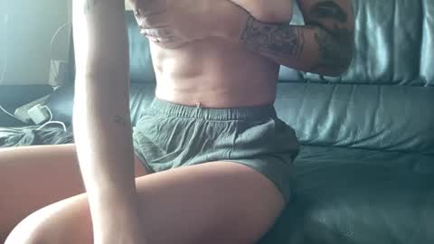 Snapshot of the_emmarouge chatting on 10/02/25, 12:50 the_emmarouge online show from 10/02/25, 12:50