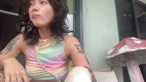 Snapshot of the_emmarouge chatting on 01/11/26, 01:43 the_emmarouge online show from 01/11/26, 01:43