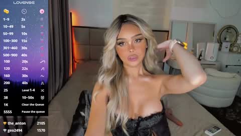 Snapshot of the_enchantressxx chatting on 12/15/24, 10:50 nabi butterfly online show from 12/15/24, 10:50