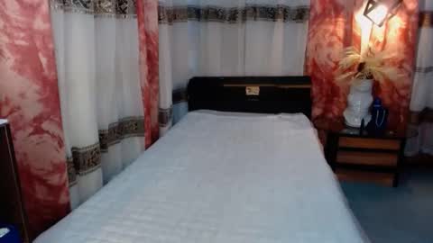 Snapshot of the_girl_nxt_door chatting on 02/18/25, 04:15 samm online show from 02/18/25, 04:15