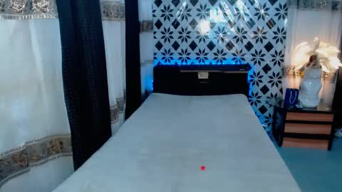 Snapshot of the_girl_nxt_door chatting on 02/22/25, 05:34 samm online show from 02/22/25, 05:34