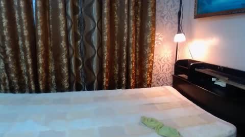 Snapshot of the_girl_nxt_door chatting on 11/16/25, 04:29 samm online show from 11/16/25, 04:29