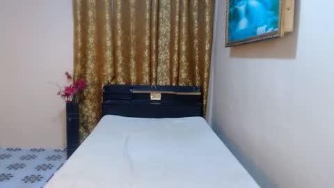 Snapshot of the_girl_nxt_door chatting on 12/16/25, 03:00 samm online show from 12/16/25, 03:00