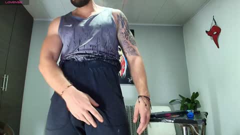 SCOTT  THEO  KAMERON  GENDERSON online show from 12/06/24, 12:12