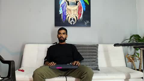 SCOTT  THEO  KAMERON  GENDERSON online show from 12/19/24, 04:45