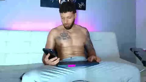 SCOTT  THEO  KAMERON  GENDERSON online show from 03/06/25, 04:30