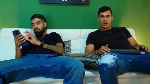 SCOTT  THEO  KAMERON  GENDERSON online show from 09/12/25, 02:55