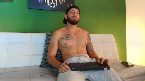 SCOTT  THEO  KAMERON  GENDERSON online show from 09/23/25, 08:34