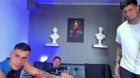 SCOTT  THEO  KAMERON  GENDERSON online show from 12/13/25, 08:04