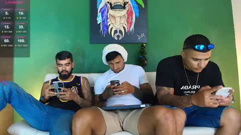 SCOTT  THEO  KAMERON  GENDERSON online show from 12/15/25, 09:41