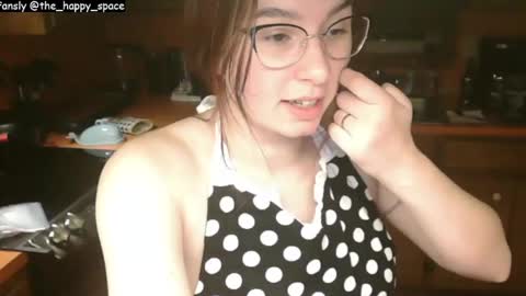 Snapshot of the_happy_space chatting on 03/10/25, 03:12 MATERNITY LEAVE online show from 03/10/25, 03:12