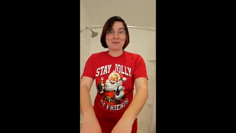 Snapshot of the_happy_space chatting on 12/22/25, 01:24 MATERNITY LEAVE online show from 12/22/25, 01:24