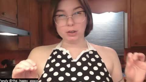 Snapshot of the_happy_space chatting on 01/16/26, 01:20 MATERNITY LEAVE online show from 01/16/26, 01:20