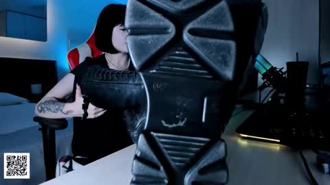 Snapshot of the_inamorata chatting on 11/03/25, 09:16 Goddess Misha online show from 11/03/25, 09:16