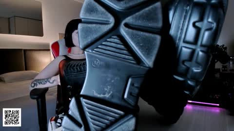 Snapshot of the_inamorata chatting on 11/09/25, 09:02 Goddess Misha online show from 11/09/25, 09:02