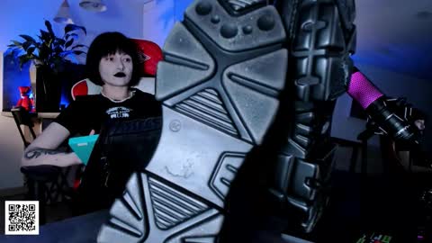 Snapshot of the_inamorata chatting on 02/04/26, 09:09 Goddess Misha online show from 02/04/26, 09:09