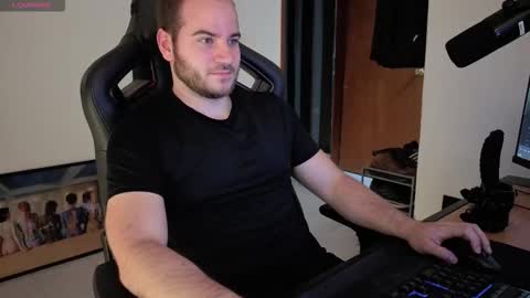 Snapshot of the_king74 chatting on 11/04/25, 12:21 the_king74 online show from 11/04/25, 12:21