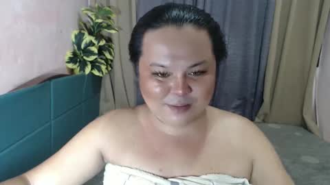 Snapshot of the_ladyboy_nextdoor69 chatting on 04/12/26, 11:48 the_ladyboy_nextdoor69 online show from 04/12/26, 11:48