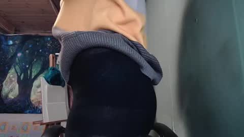 Snapshot of the_prettywondder chatting on 01/31/25, 09:16 Ekye online show from 01/31/25, 09:16