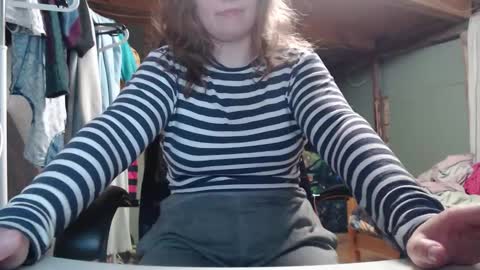 Snapshot of the_prettywondder chatting on 09/25/25, 03:49 Ekye online show from 09/25/25, 03:49