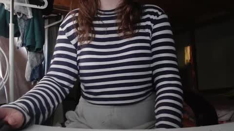 Snapshot of the_prettywondder chatting on 10/08/25, 02:42 Ekye online show from 10/08/25, 02:42