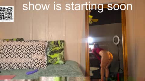 Snapshot of the_pussy_boulevard chatting on 04/23/26, 12:34 Anna online show from 04/23/26, 12:34