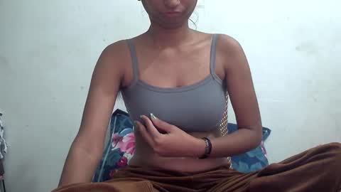 Snapshot of the_right_girl chatting on 12/23/25, 05:16 Suzan Sexy online show from 12/23/25, 05:16