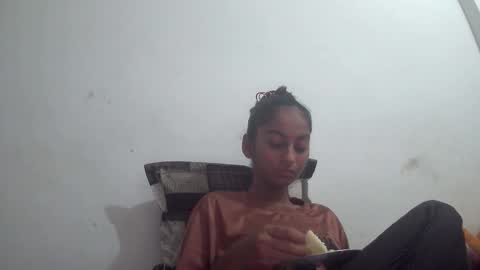 Snapshot of the_right_girl chatting on 03/05/26, 06:20 Suzan Sexy online show from 03/05/26, 06:20